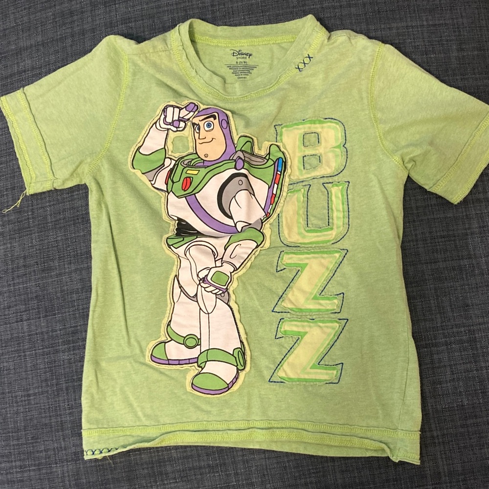 Disney Kids Light Green Buzz Lightyear Tee size 5-6 boys